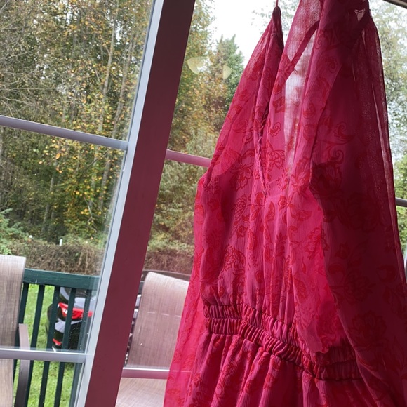 Pink and red floral romper from Francescas size USM - Picture 7 of 9